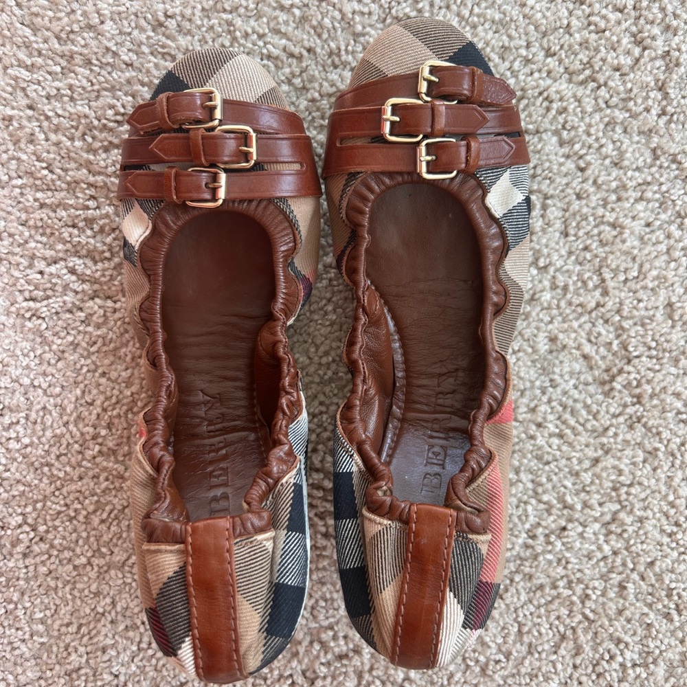 Burberry ballet flats
